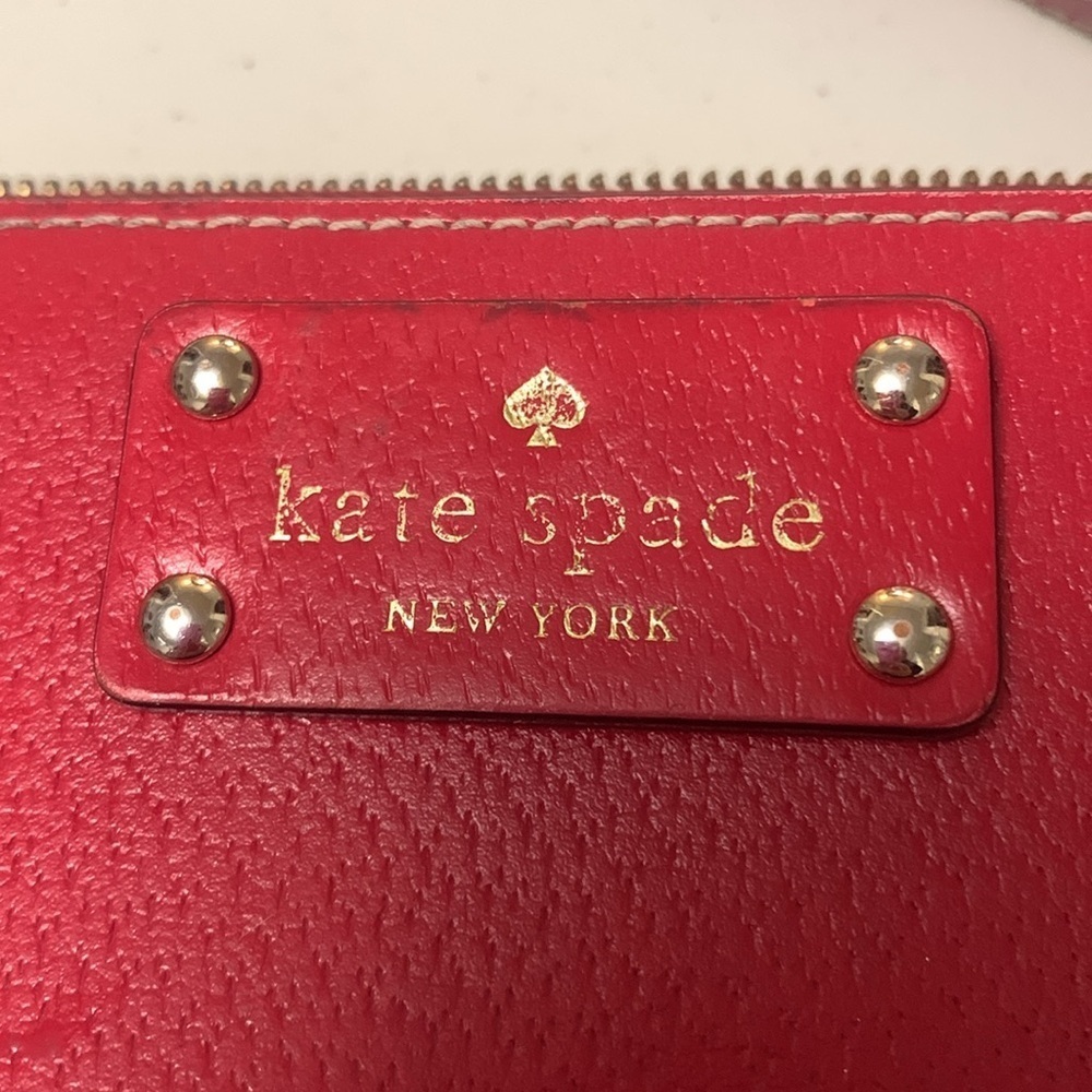 ♠️ Kate Spade Red Leather Wristlet / Wallet Lots of compartmentss fits iPhone ♠ - Picture 3 of 10
